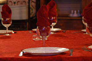 Imagen ilustrativa del artículo Un centro de mesa con velas de hielo para navidad