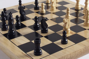 Cómo hacer una mesa de juego para ajedrez