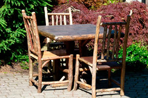 Imagen ilustrativa del artículo Cómo restaurar una mesa de jardín con mayólicas