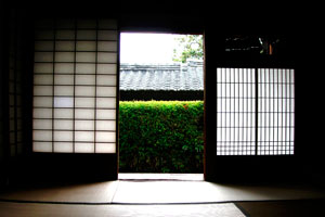 Cortinas en puertas para una decoración zen
